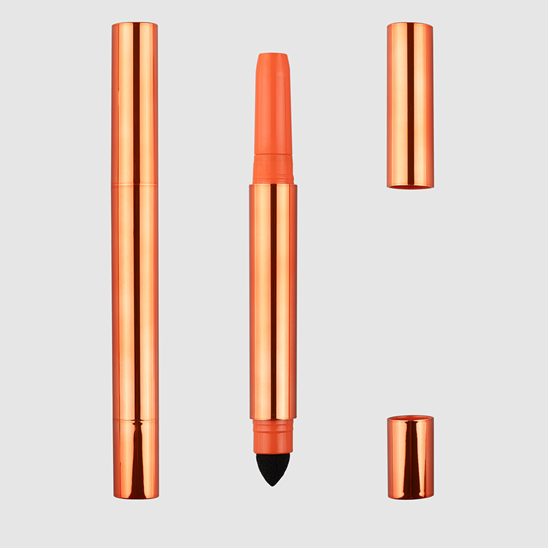 Leppe og eyeliner med svampspiss og emballasje